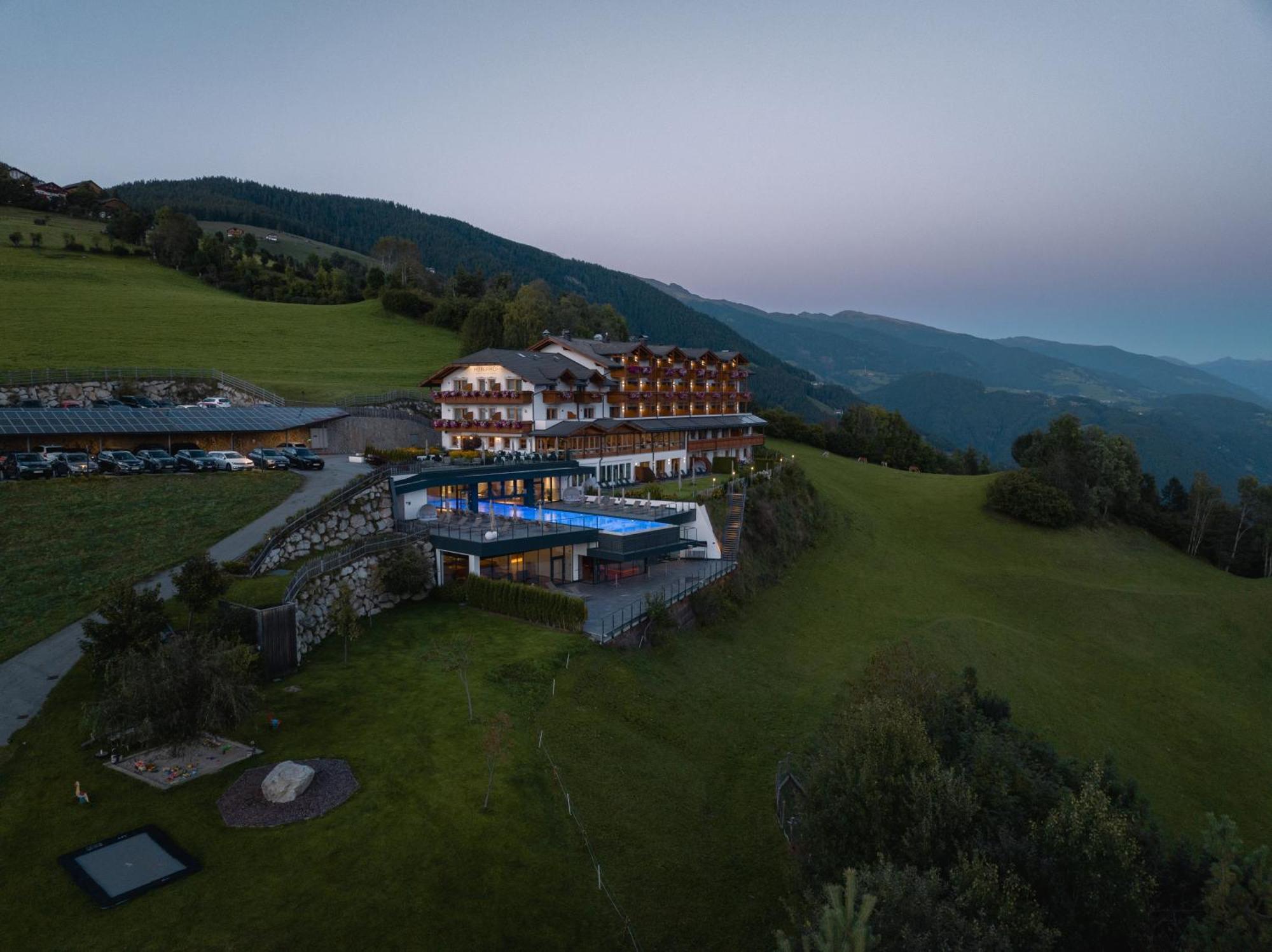 Panoramahotel Huberhof Maranza Esterno foto