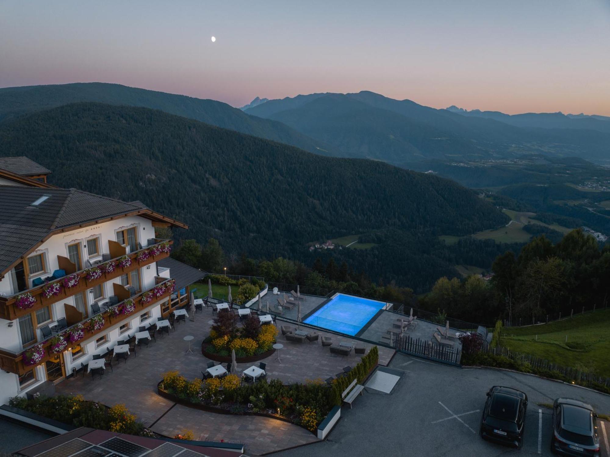 Panoramahotel Huberhof Maranza Esterno foto